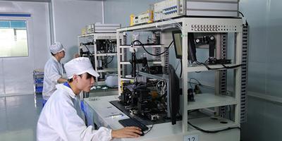 The introduction of 2 sets of international advanced numerical control equipment